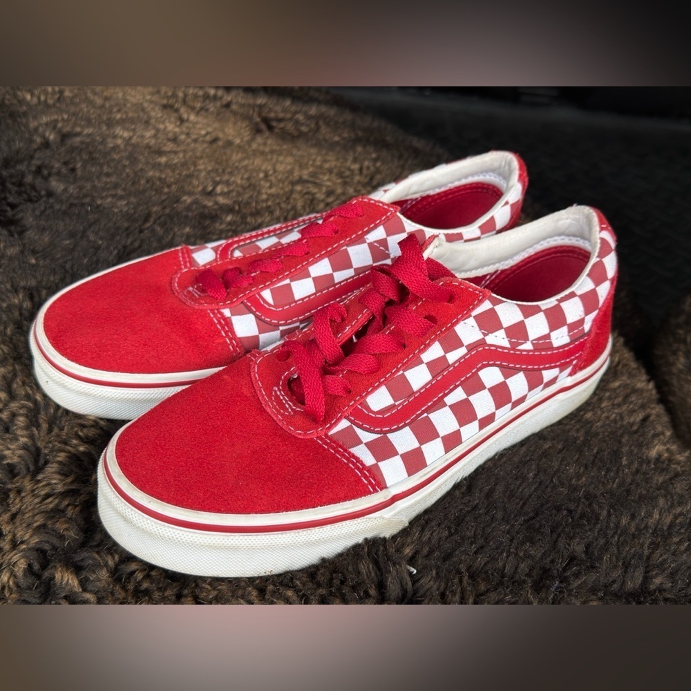 Vans Old Skool Boys Size 4.5Y Red Checkerboard Suede Canvas Low Sneaker Shoes